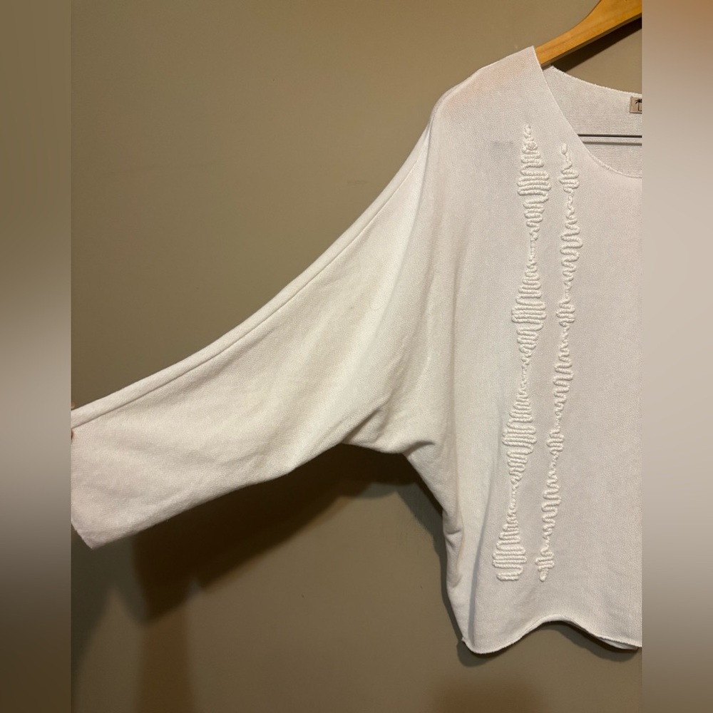 MADE IN ITALY Knit Lightweight Cotton Blend Sweater Top, Embroidered Design - Picture 3 of 7